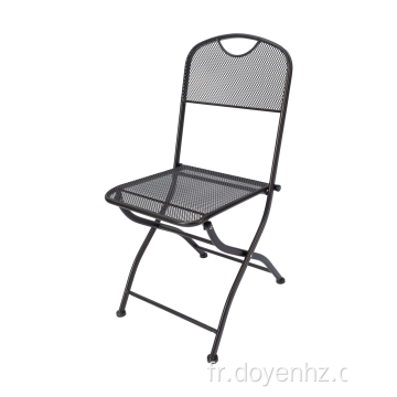 Table ronde en maille et chaises en maille